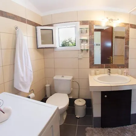 Superb With Private Pool Peaceful Location 빌라 사미